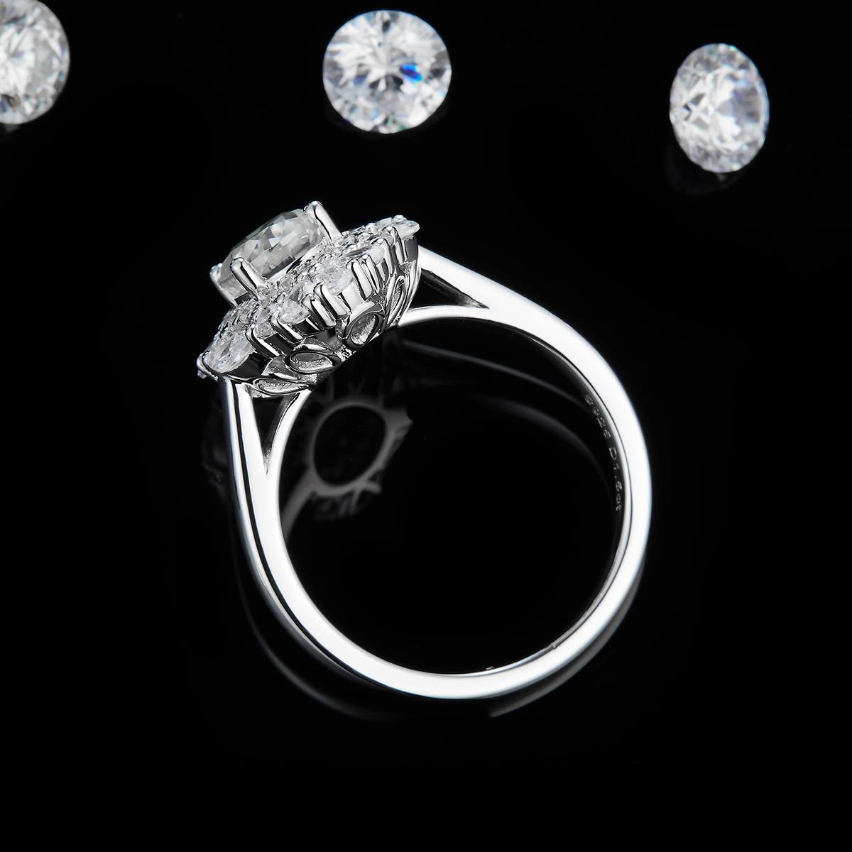 Oval Diamond Women's Ring S925 Silver Plated Platinum Customized Selection Main Stone Moissanite 1.5ct/Side Stone Cubic Zirconia