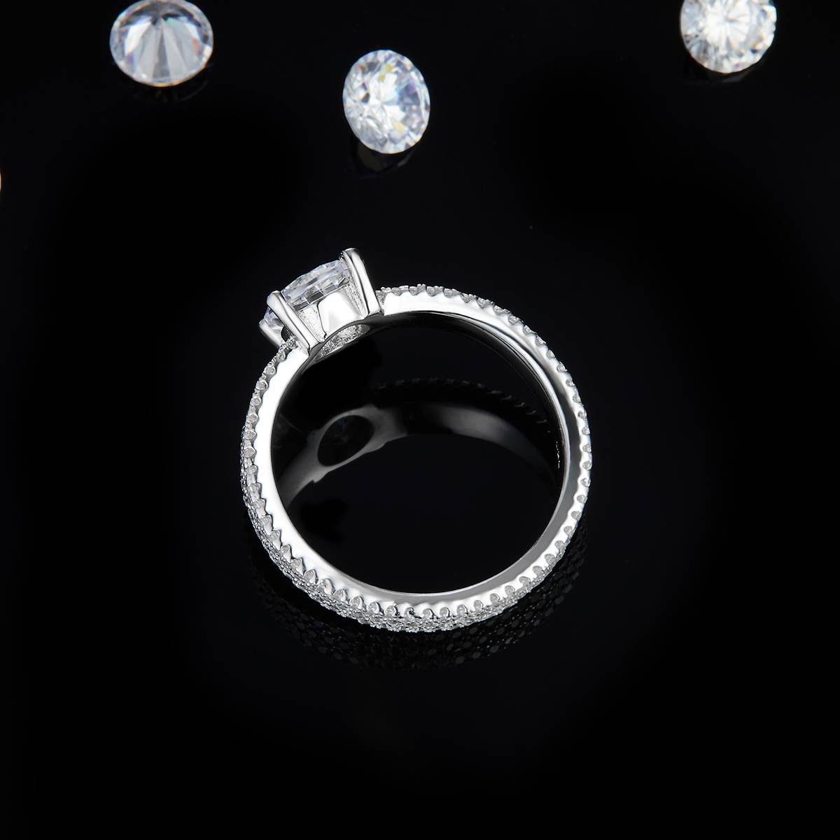 Luxury Four Claw Round Diamond S925 Silver Plated Platinum Women's Ring Customized Selection Main Stone Moissanite 1.0ct/Side Stone Cubic Zirconia