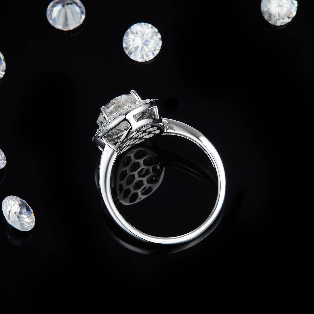 扭臂圆包蛋形钻S925银镀白金女戒定制选款主石莫桑钻3.0ct/副石高碳钻