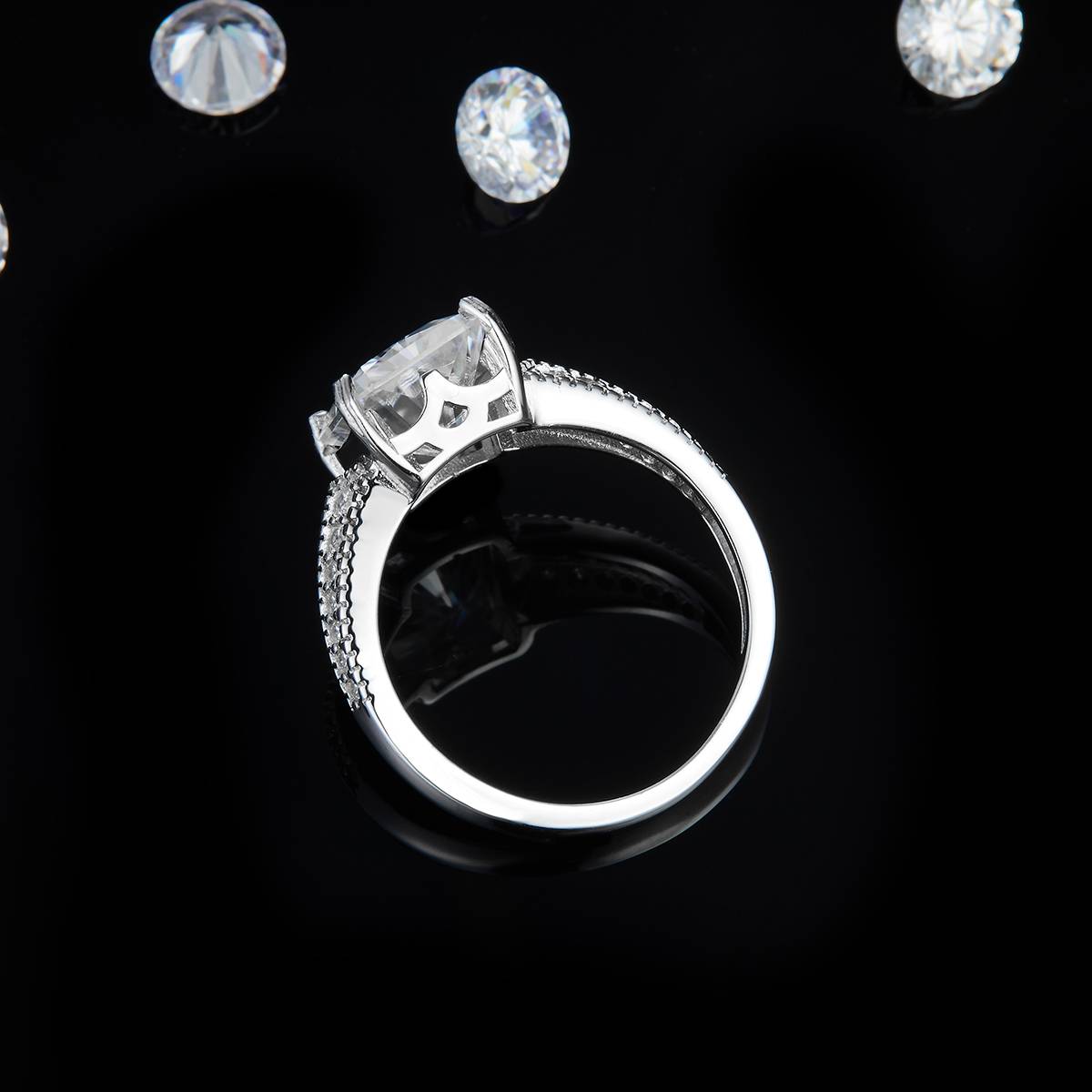 轻奢满钻长方钻S925银镀白金女戒定制选款主石莫桑钻4.0ct/副石高碳钻