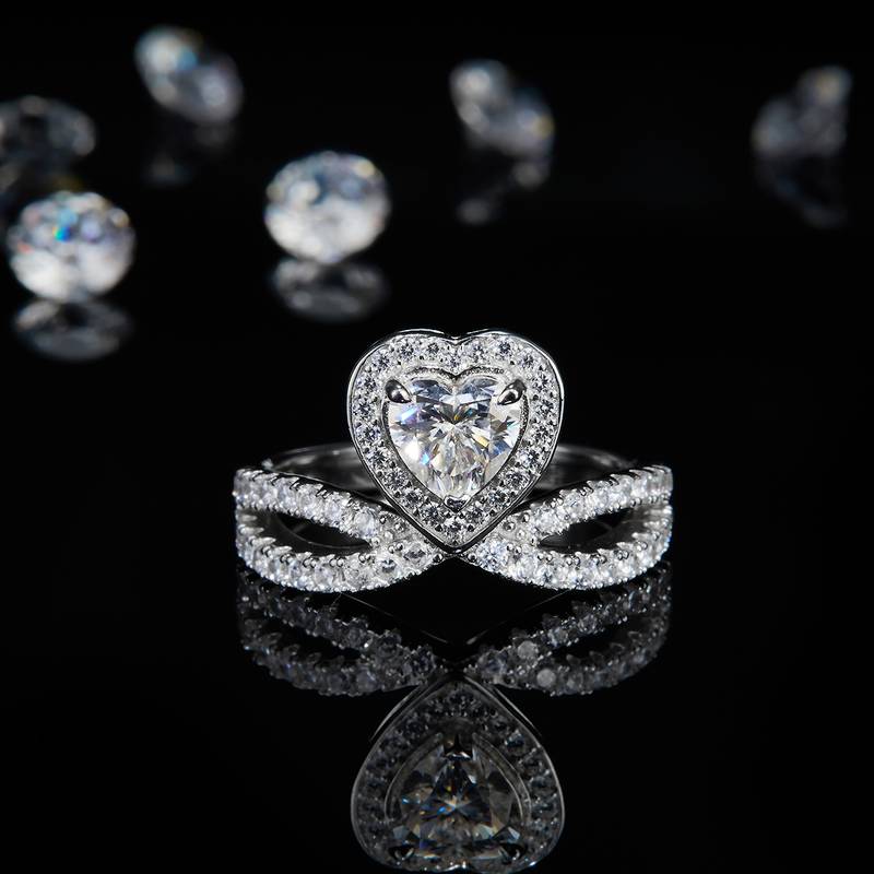 Affordable Luxury心形钻皇冠Women's RingS925银镀白金定制选款主石Moissanite0.8ct/副石高碳钻
