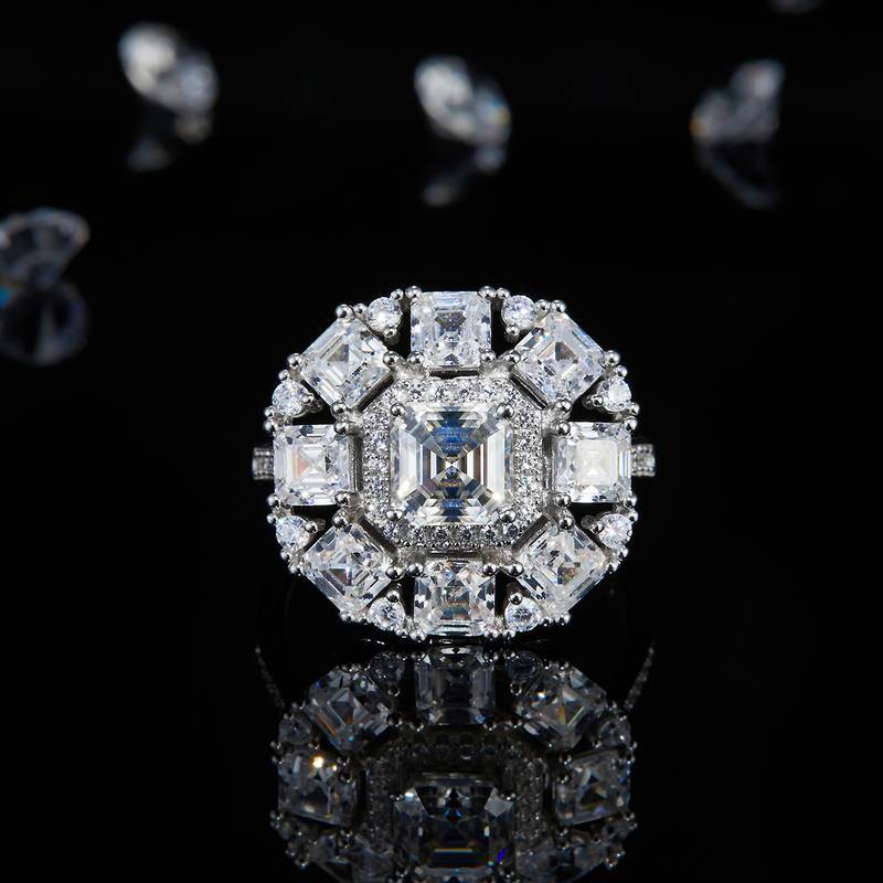 豪华款小方钻围镶Women's RingS925银镀白金定制选款主石Moissanite1.0ct/副石高碳钻