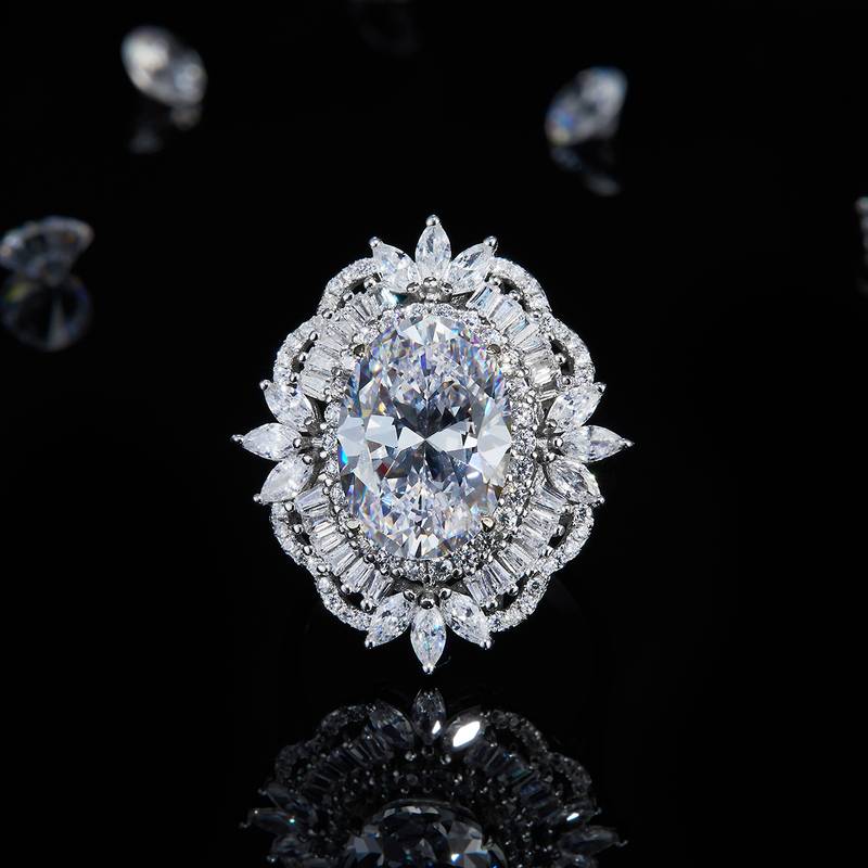 豪华款小T方钻围镶蛋形Women's RingS925银镀白金定制选款主石Moissanite8.0ct/副石高碳钻