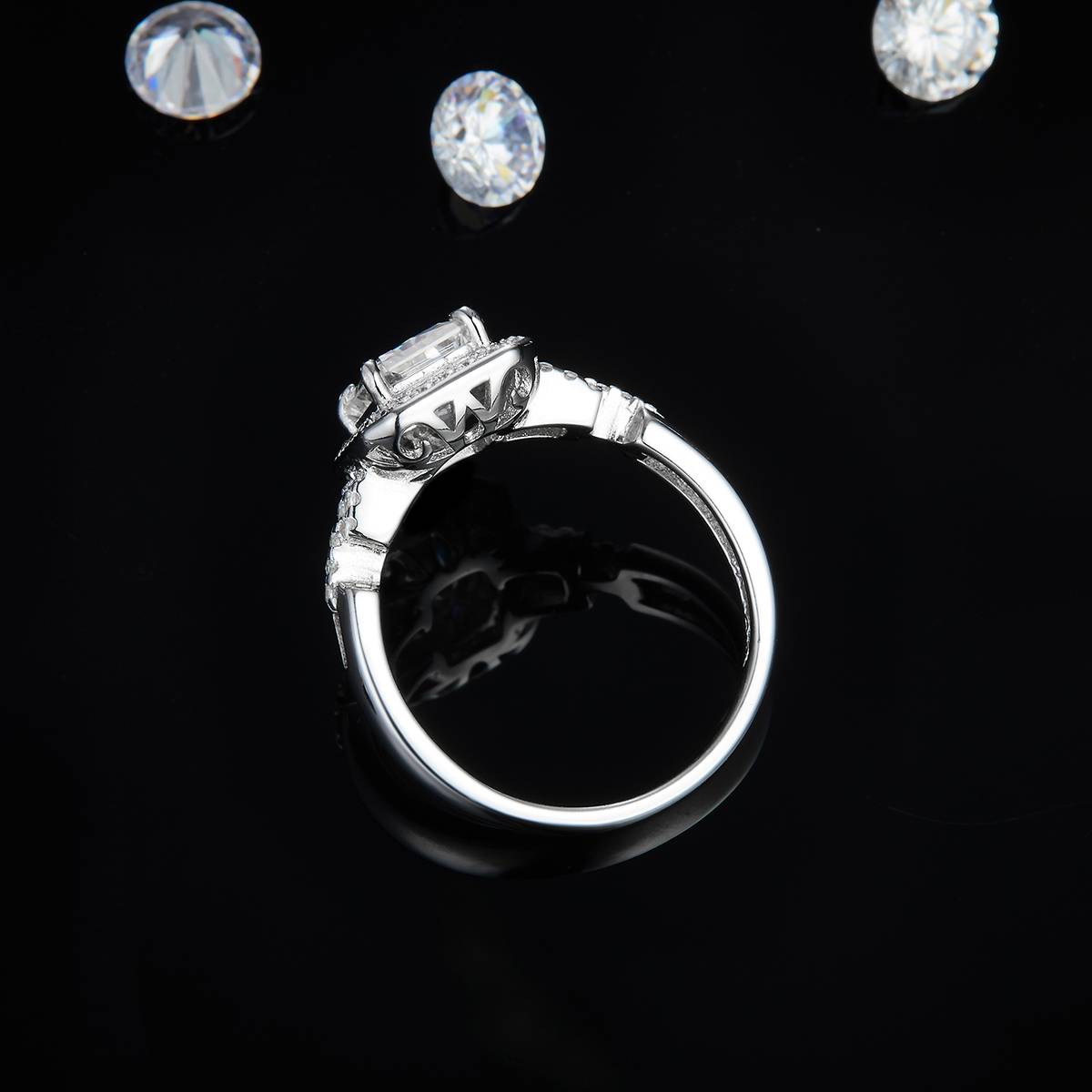 Luxury Small Square Diamond Set Women's Ring S925 Silver Plated Platinum Customized Selection Main Stone Moissanite 2.0ct/Side Stone Cubic Zirconia