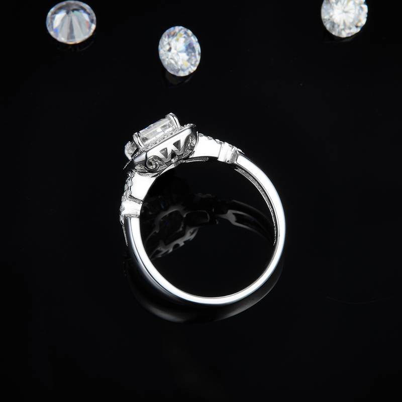 豪华款小方钻围镶女戒S925银镀白金定制选款主石莫桑钻2.0ct/副石高碳钻