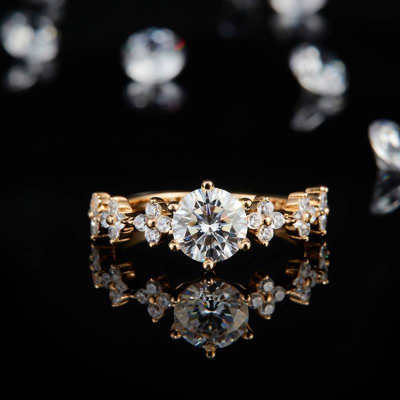 六爪女戒S925银镀玫瑰金定制选款主石莫桑钻1.0ct/副石高碳钻