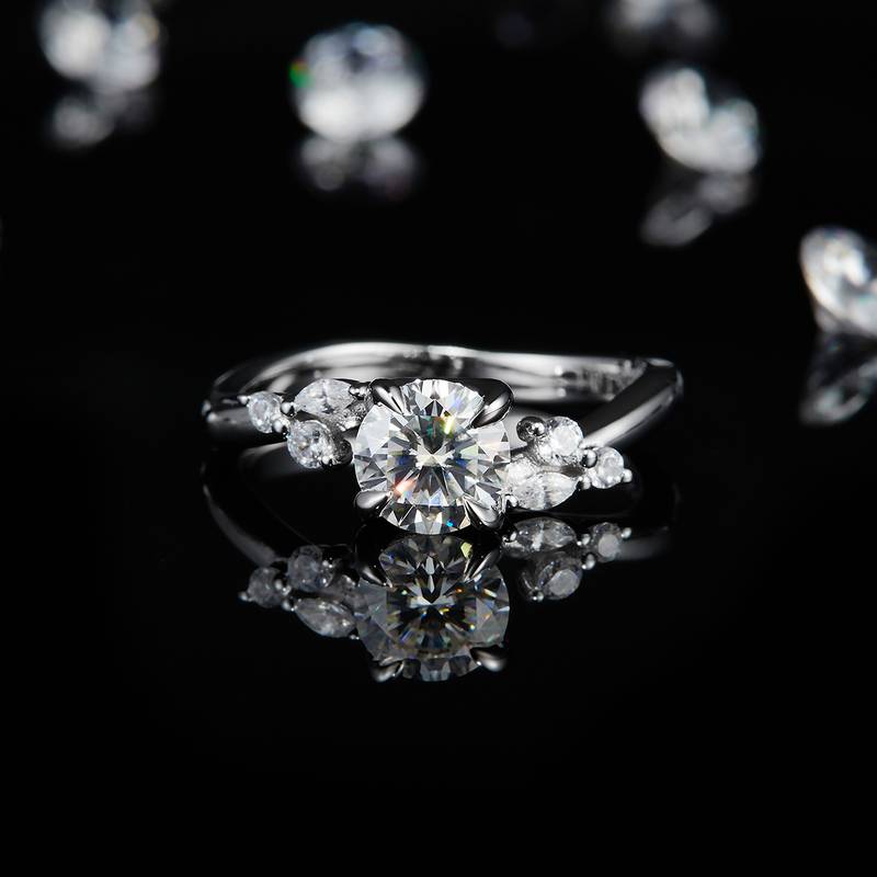 扭臂四爪S925银镀白金定制选款主石Moissanite1.0ct/副石高碳钻