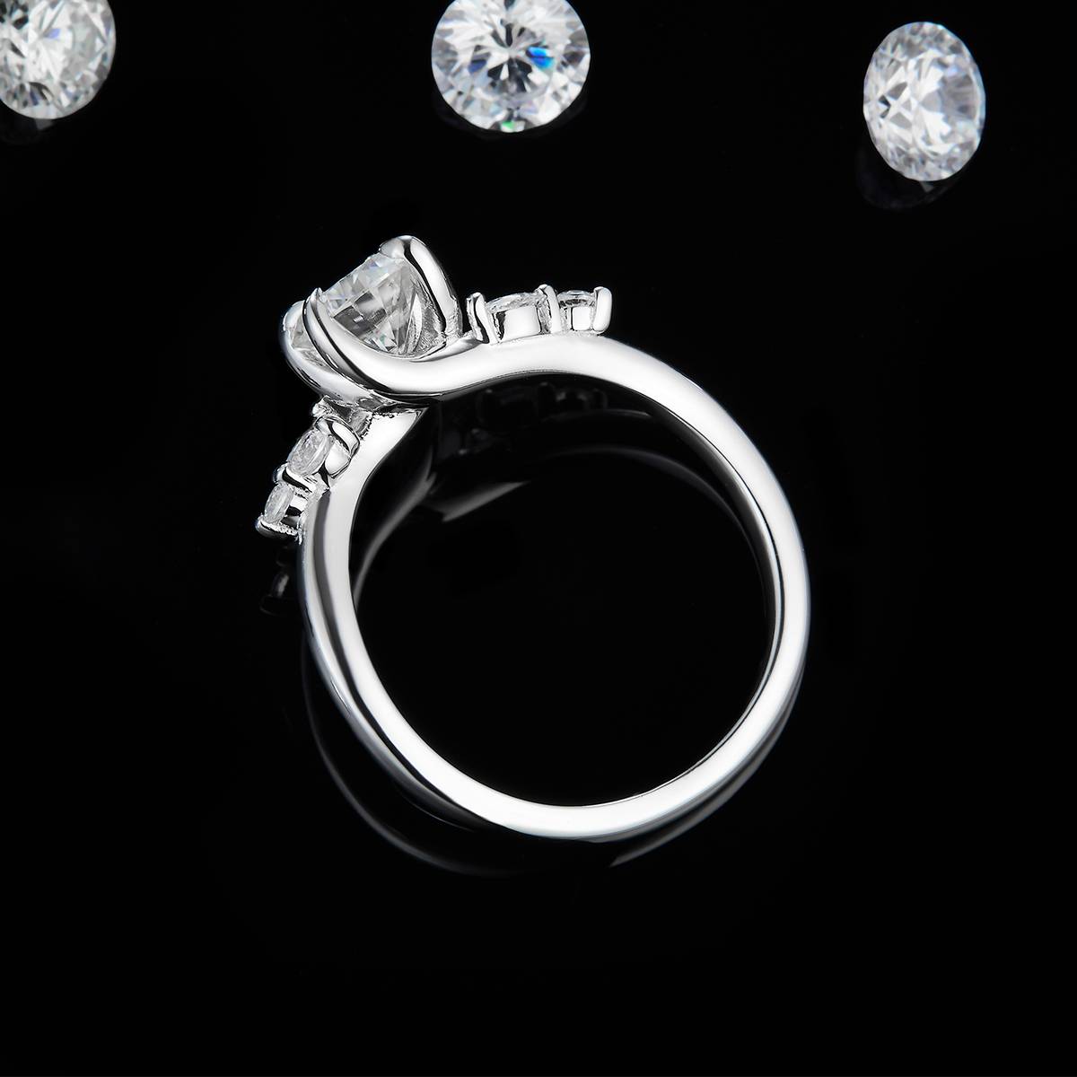 Twisted arm four claw S925 silver plated platinum customized selection main stone Moissanite 1.0ct/Side Stone Cubic Zirconia