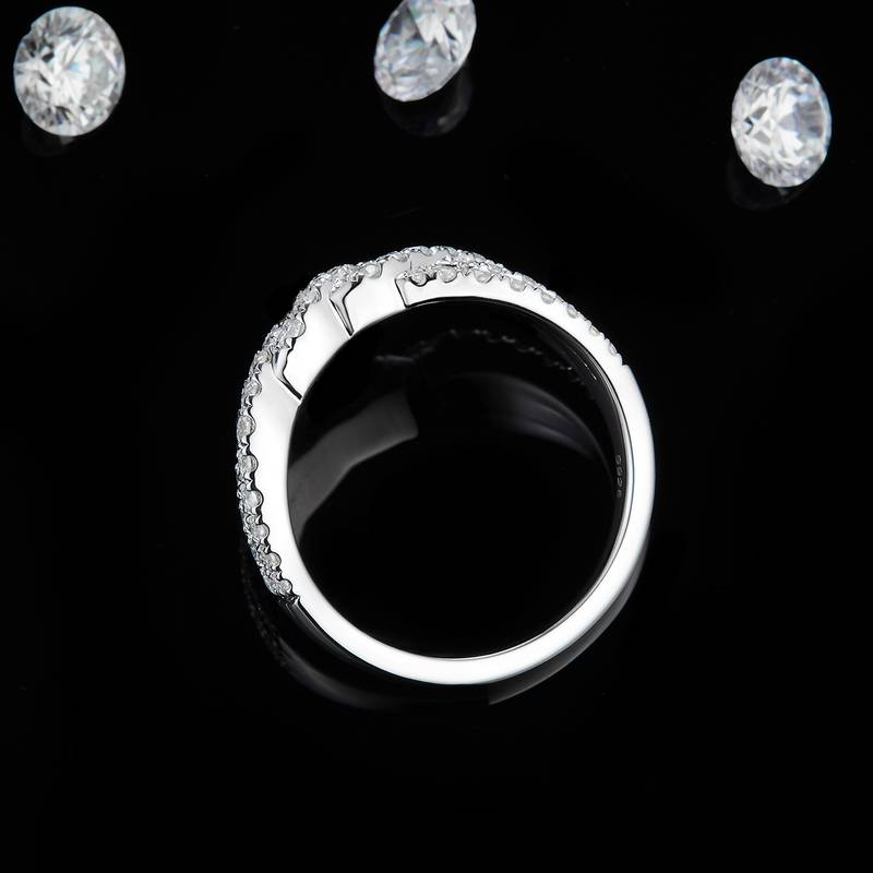 Affordable Luxury排戒S925银镀白金Women's Ring定制选款副石Moissanite0.76ct
