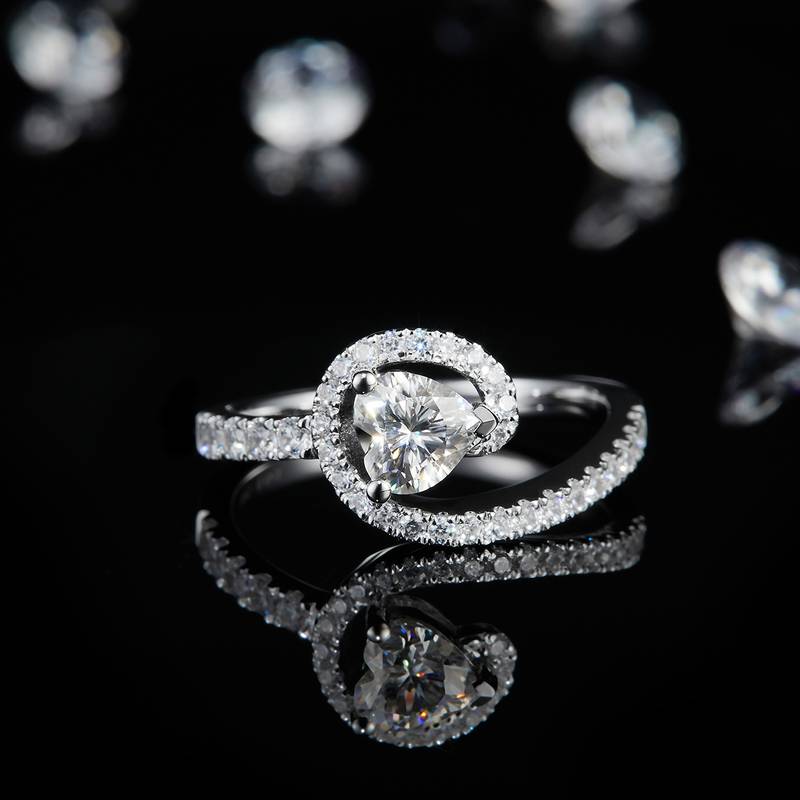 扭臂心形钻Women's RingS925银镀白金定制选款主石Moissanite0.6ct/副石高碳钻