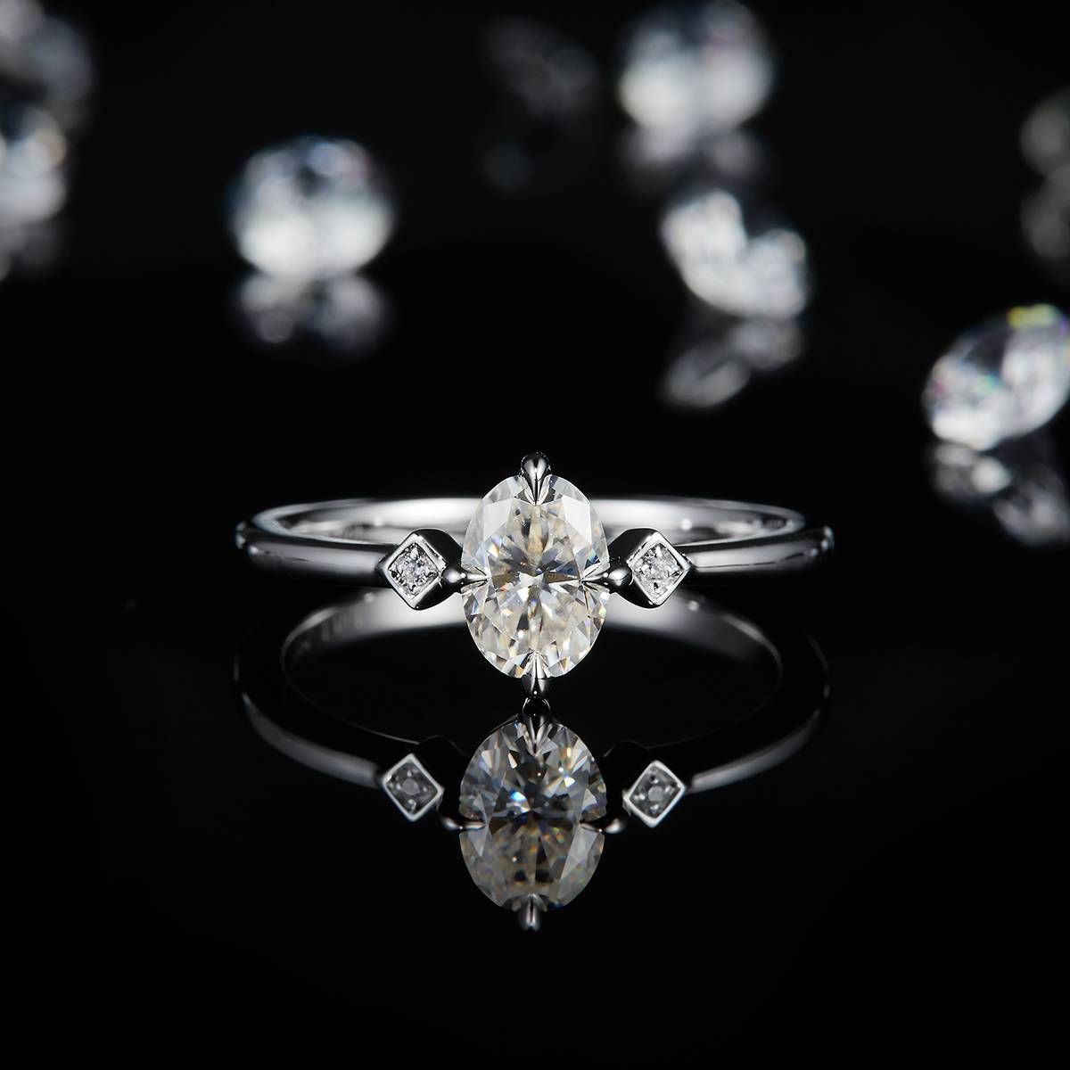Oval Diamond Women's Ring S925 Silver Plated Platinum Customized Selection Main Stone Moissanite 1.0ct/Side Stone Cubic Zirconia