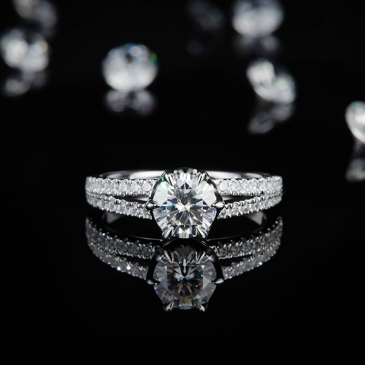 Light Luxury Six Claw Women's Ring S925 Silver Plated Platinum Customized Selection Main Stone Moissanite 1.0ct/Side Stone Cubic Zirconia