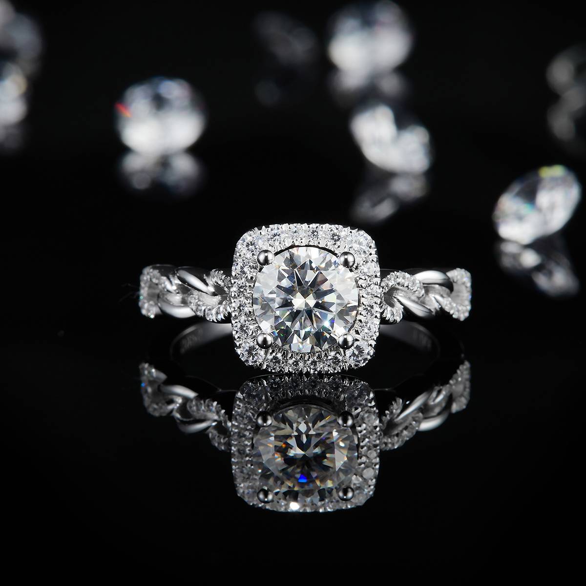Square Package Round Diamond Women's Ring S925 Silver Plated Platinum Customized Selection Main Stone Moissanite 1.0ct/Side Stone Cubic Zirconia