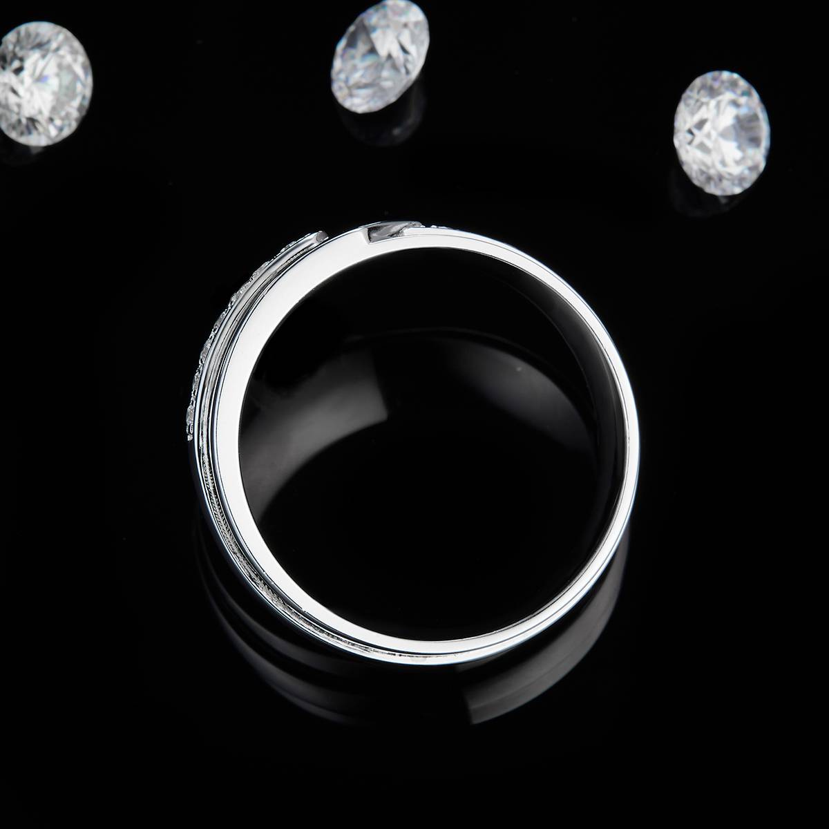 Minimalist Men's S925 Silver Plated Platinum Men's Ring Custom Selection Side Stone Moissanite 0.18ct