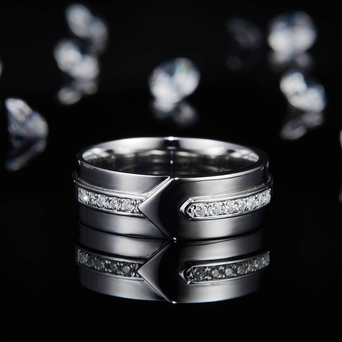 Minimalist Men's S925 Silver Plated Platinum Men's Ring Custom Selection Side Stone Moissanite 0.18ct