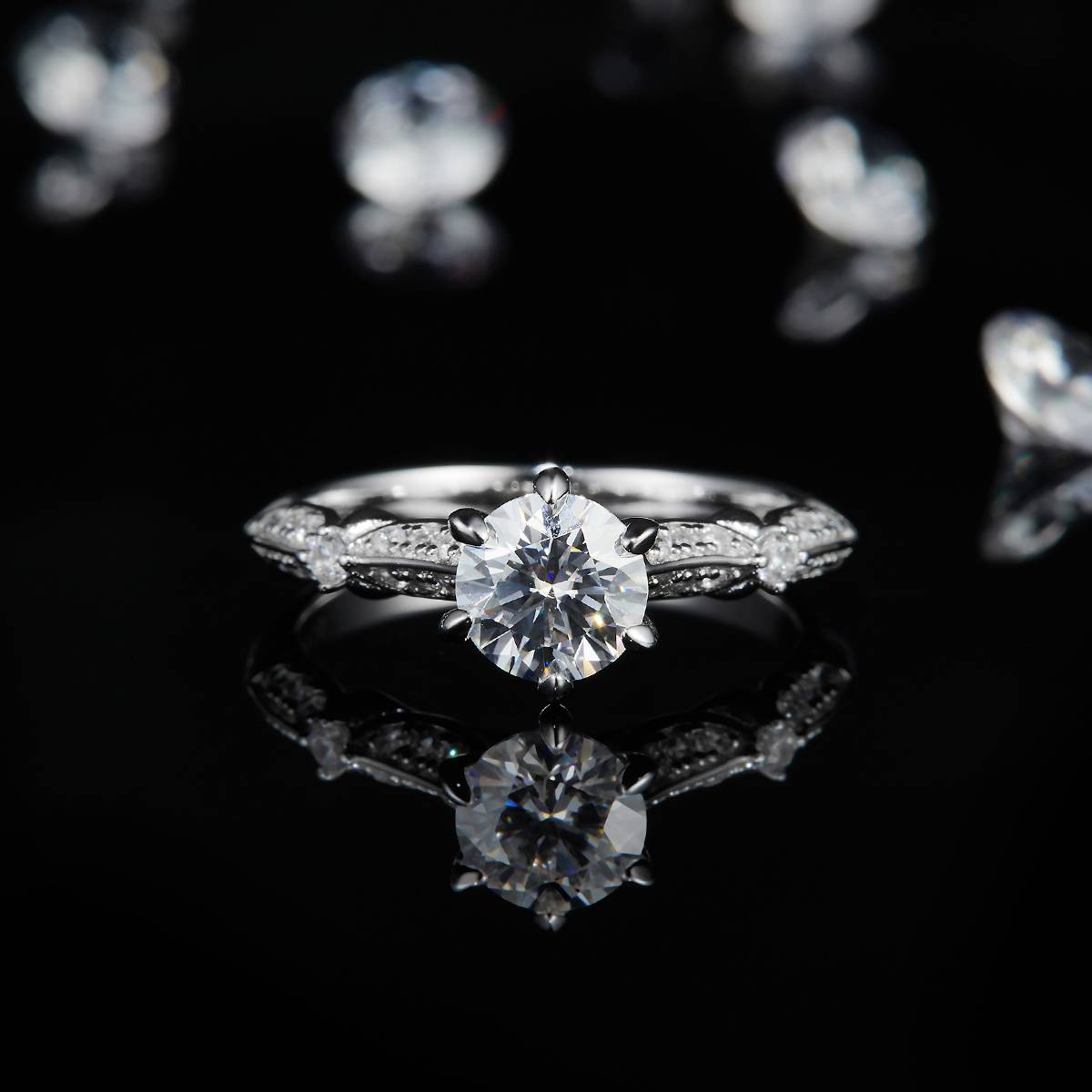 Fashion Six Claw Women's Ring S925 Silver Plated Platinum Customized Selection Main Stone Moissanite 1.0ct/Side Stone Cubic Zirconia