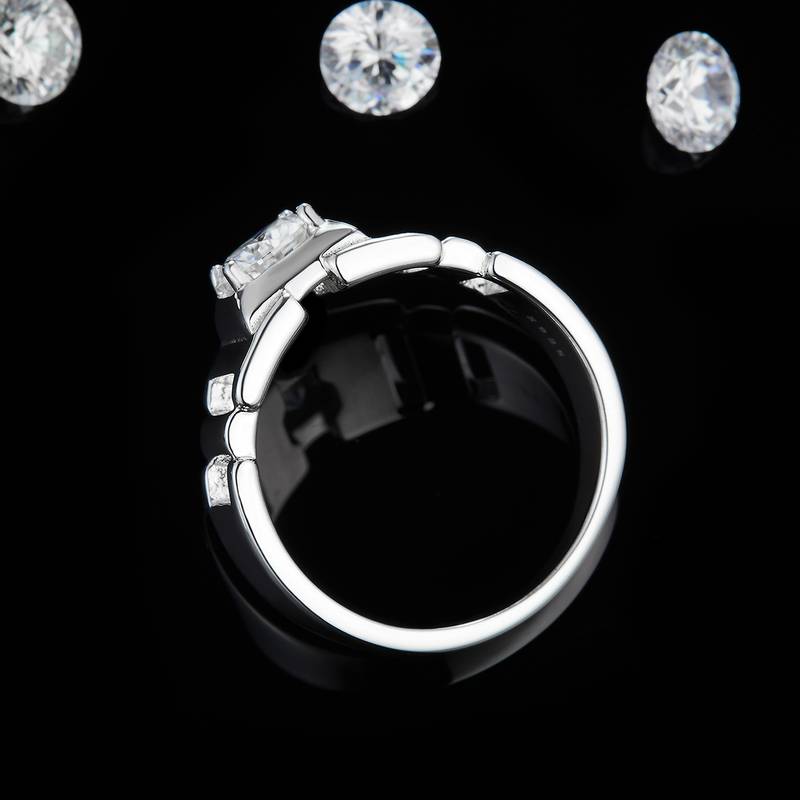 简约男款S925银镀白金男戒定制选款主石莫桑钻1.0ct
