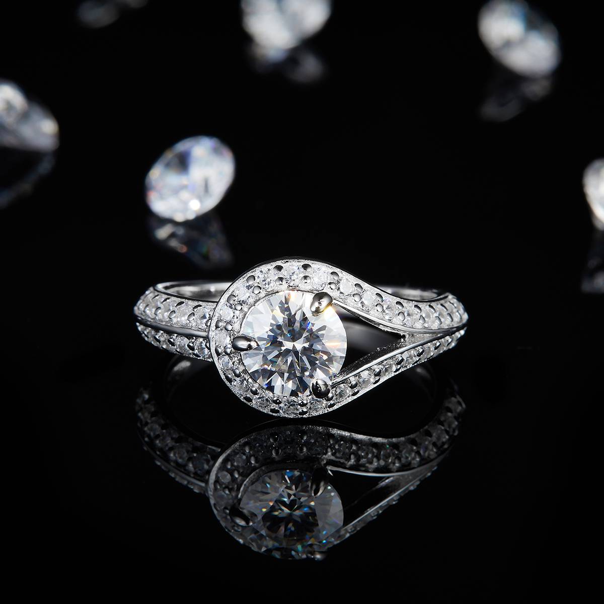 Four Claw Women's Ring S925 Silver Plated 18White Gold Customized Selection Main Stone Moissanite 1.0ct/Side Stone Cubic Zirconia