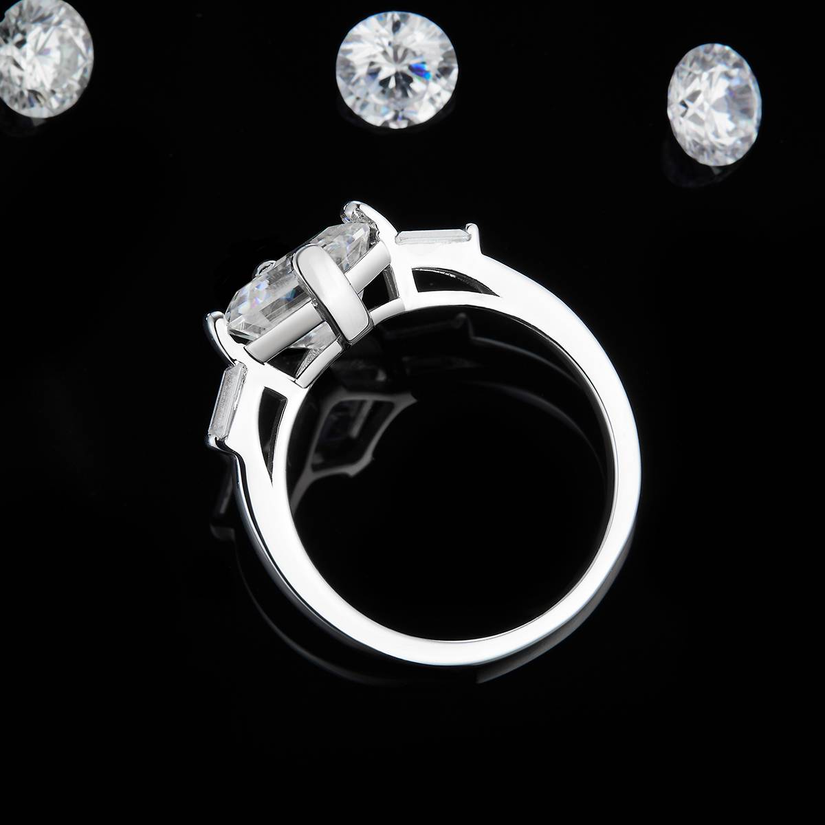 Square Diamond Women's Ring S925 Silver Plated 18White Gold Customized Selection Main Stone Moissanite 2.5ct/Side Stone Cubic Zirconia
