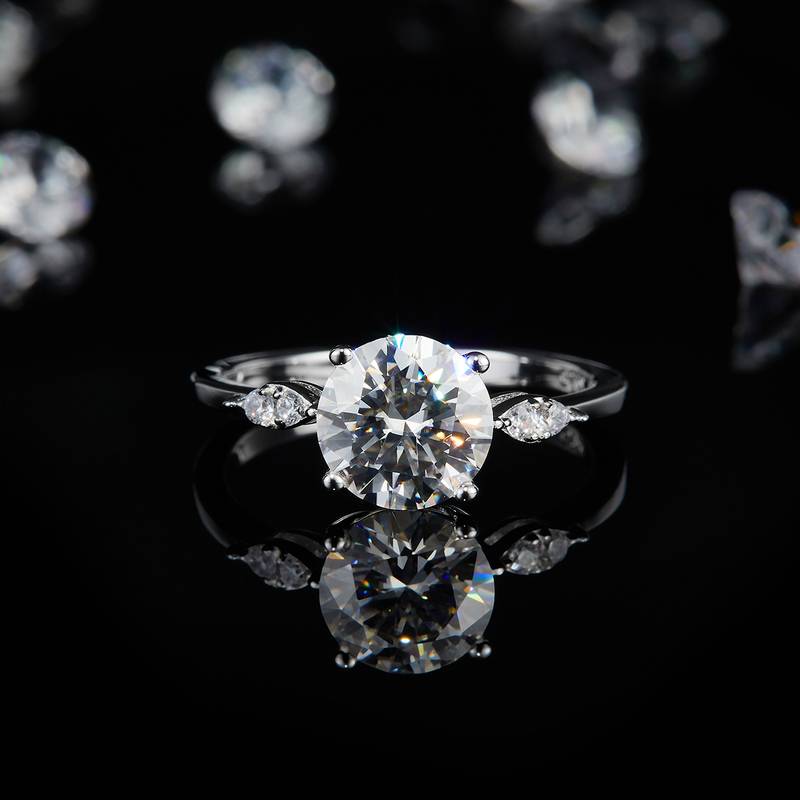四爪Women's RingS925银镀18K白金定制选款主石Moissanite2.0ct/副石高碳钻