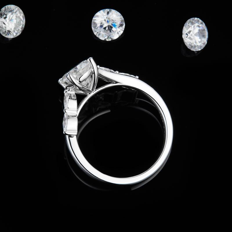 扭臂蛋形钻Women's RingS925银镀18K白金定制选款主石2.0ct/副石高碳钻