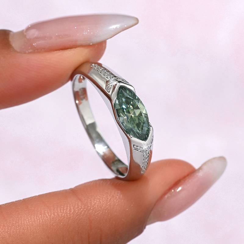 MR0045款S925银镀18K白金绿色马眼形MoissaniteWomen's Ring1.0ct