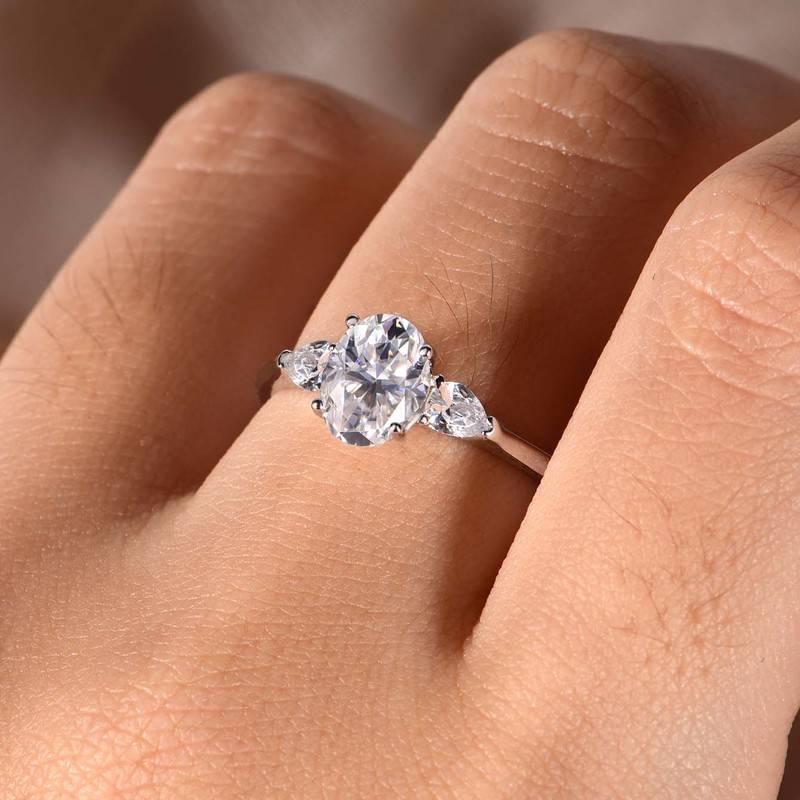 MR0056款S925银镀18K白金蛋形Moissanite三石Women's Ring1.5ct