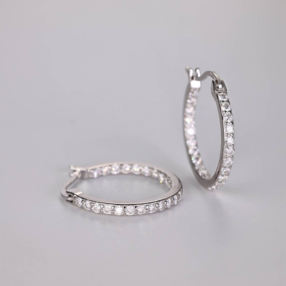 ME0015款S925银镀18K白金耳环莫桑钻0.92CT