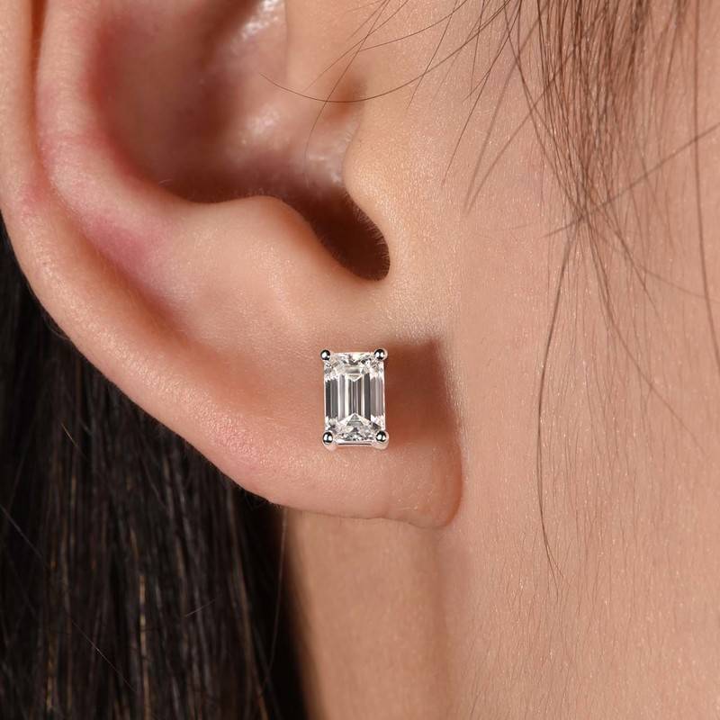 ME0018款S925银镀18K白金祖母绿切割耳钉莫桑钻1.6/2.0CT