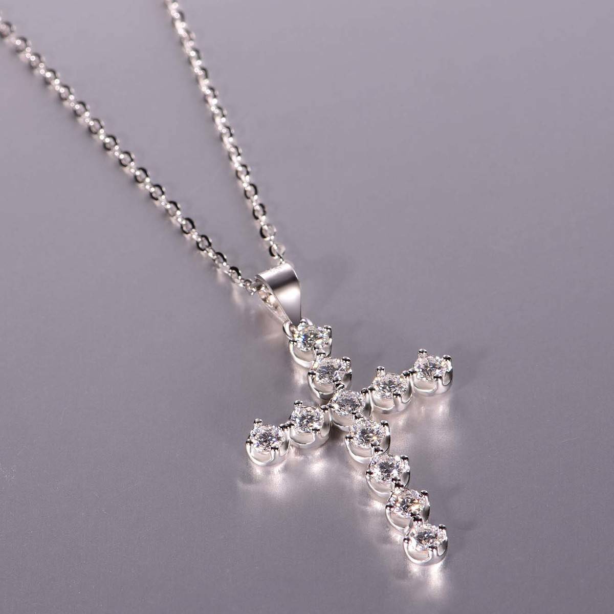 MP0014款S925银镀18K白金Moissanite十字架Pendant0.66ct