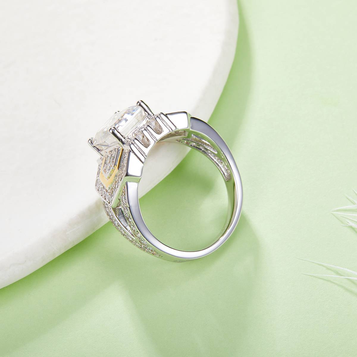 R240601011款S925银镀18K白金分色祖母绿形MoissaniteWomen's Ring7*9mmmm/3.0ct