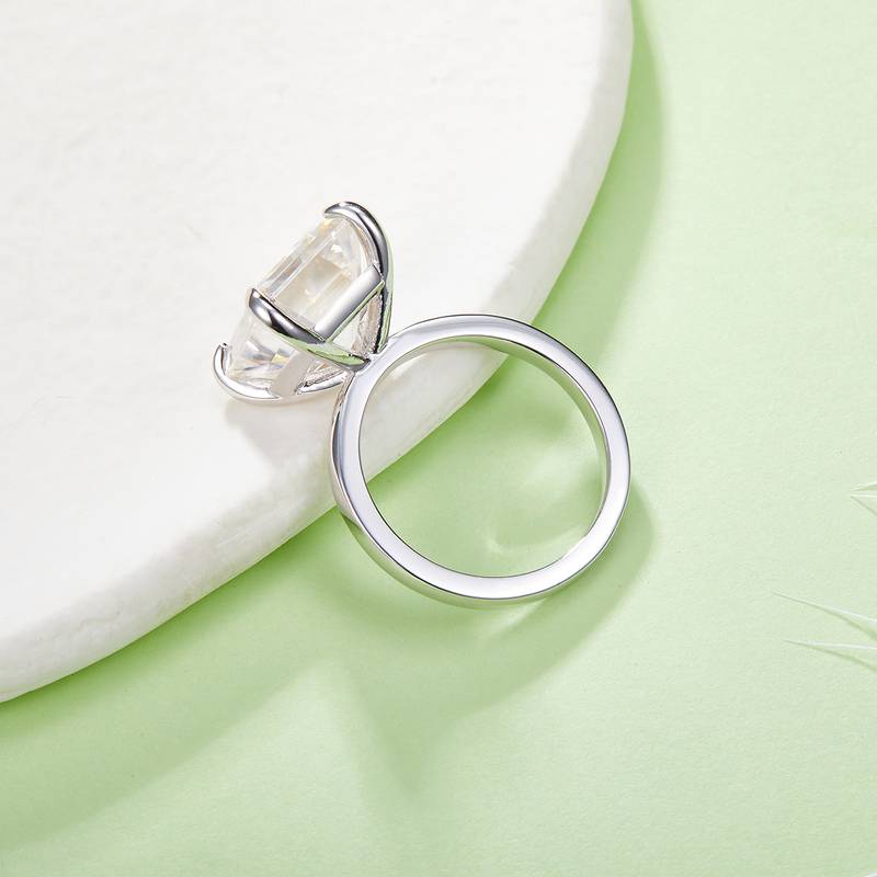 R240422022款S925银镀18K白金祖母绿形莫桑钻女戒12*8mm/8.0CT