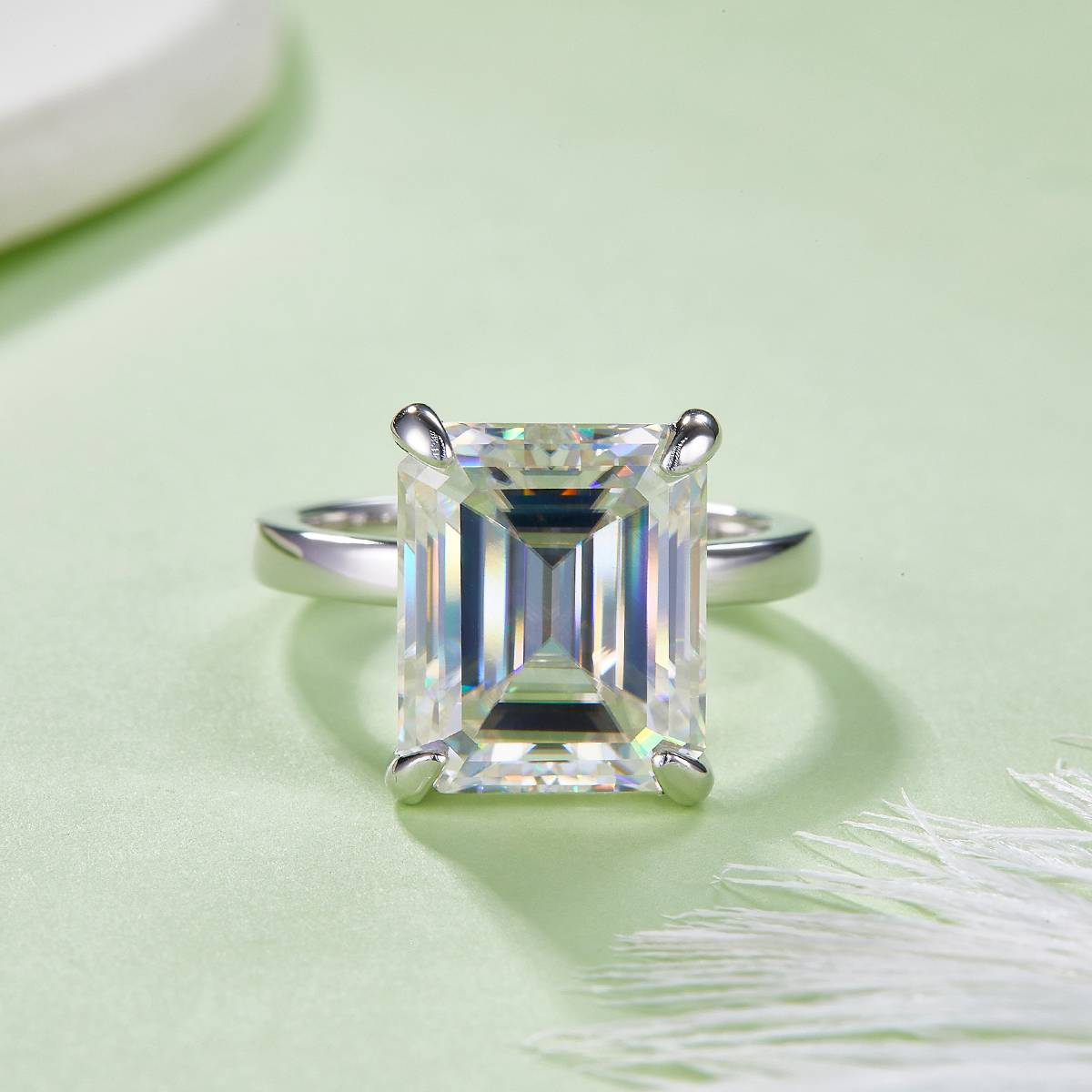 R240422022款S925银镀18K白金祖母绿形莫桑钻女戒12*8mm/8.0CT