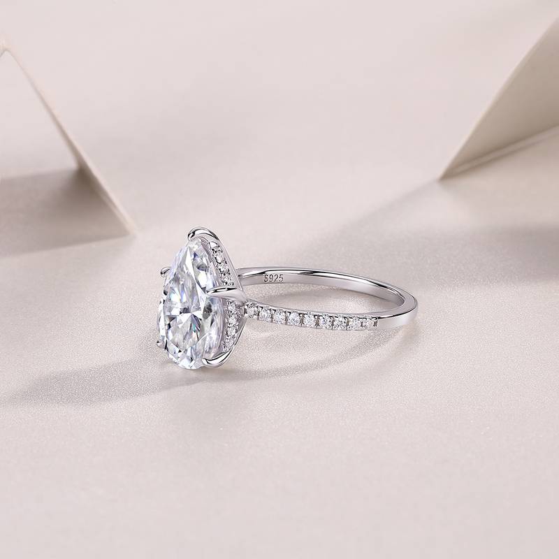 R15268款S925银镀18K白金女戒梨形莫桑钻5.0CT
