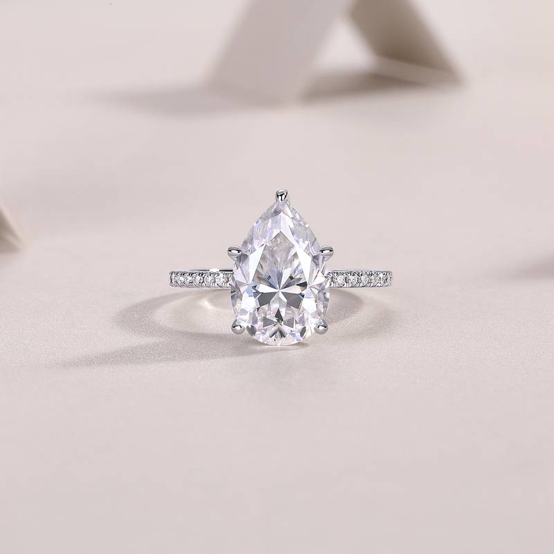 R15268款S925银镀18K白金女戒梨形莫桑钻5.0CT