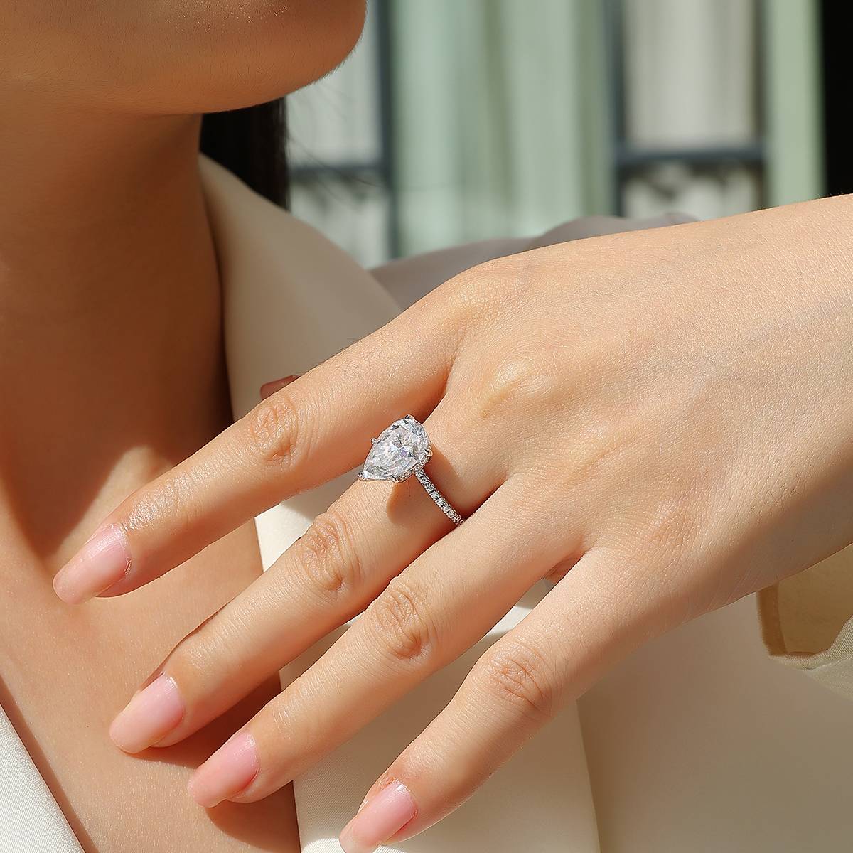 R15268款S925银镀18K白金女戒梨形莫桑钻5.0CT