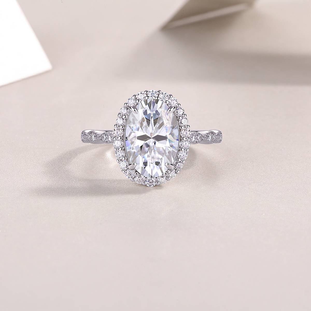 R15324款S925银镀18K白金女戒旦形莫桑钻4.5CT