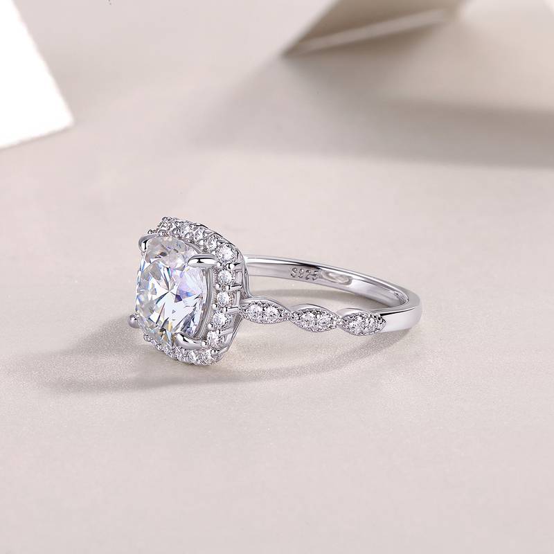 R15325款S925银镀18K白金女戒枕形莫桑钻3.0CT