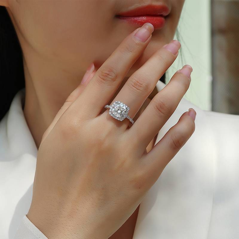 R15325款S925银镀18K白金女戒枕形莫桑钻3.0CT