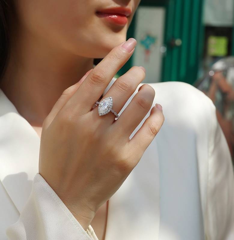 R15321款S925银镀18K白金女戒马眼形莫桑钻3.0CT