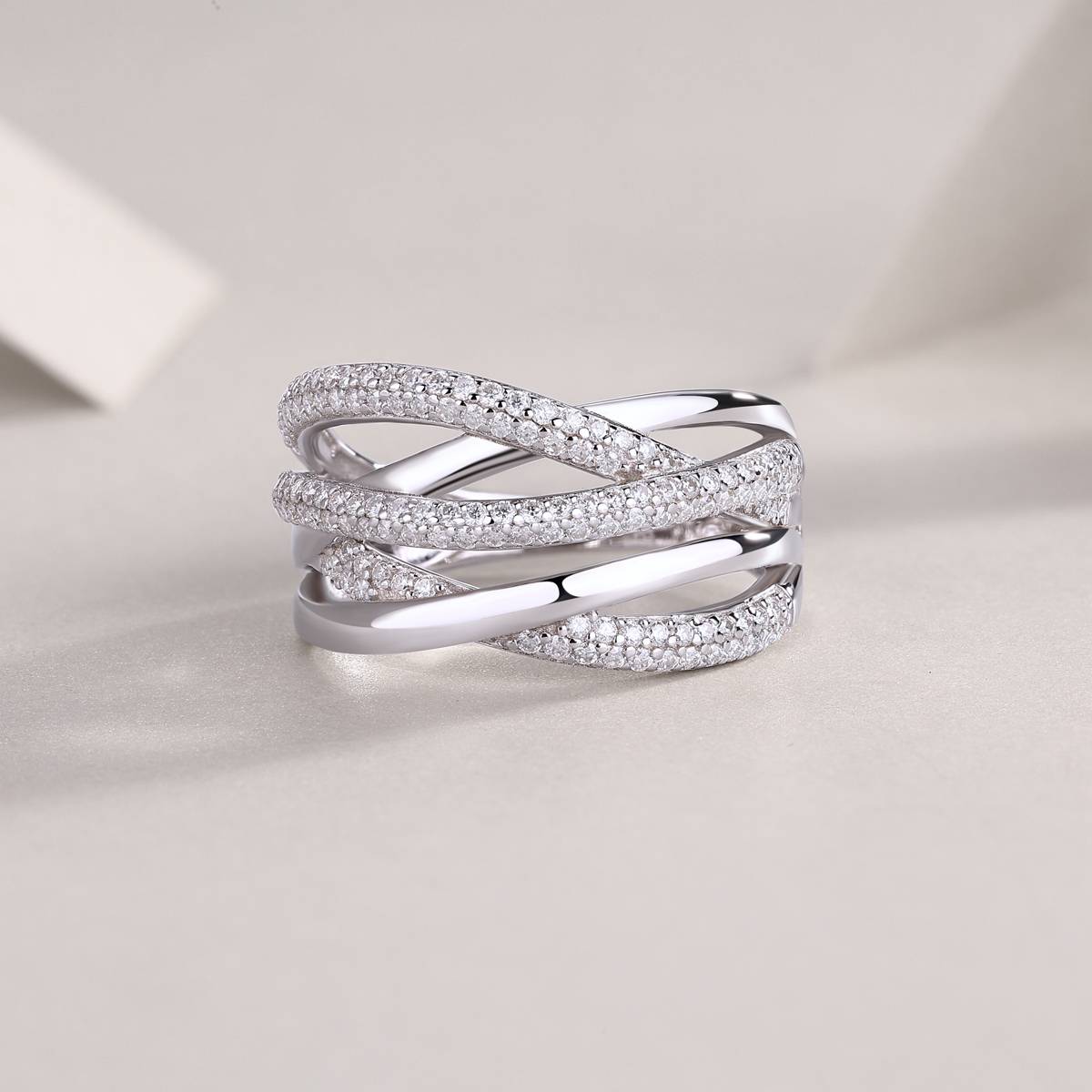 R14034款S925银镀18K白金MoissaniteWomen's Ring0.67ct