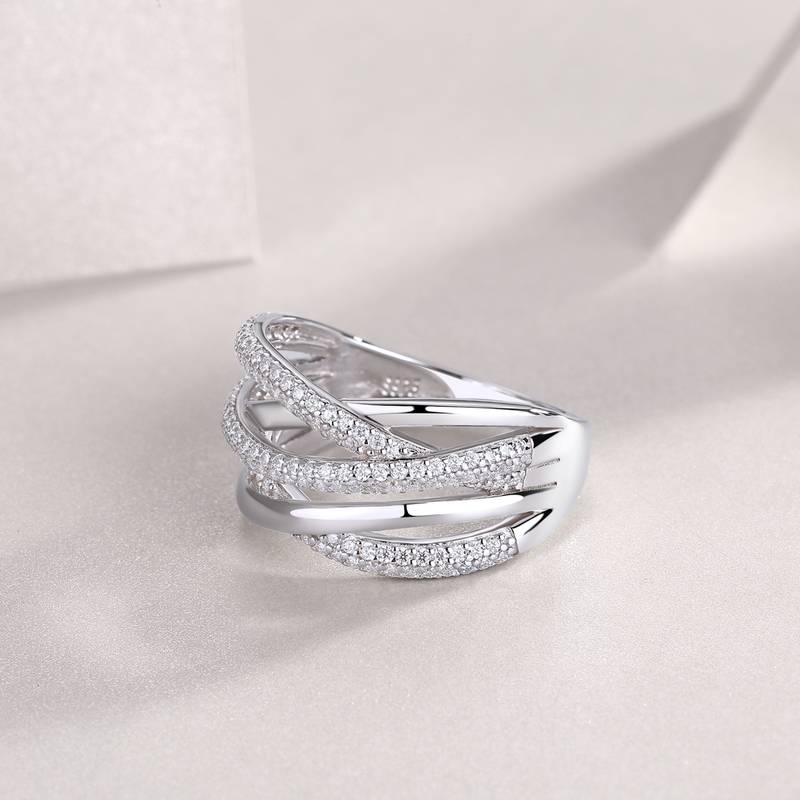 R14034款S925银镀18K白金莫桑钻女戒0.67ct