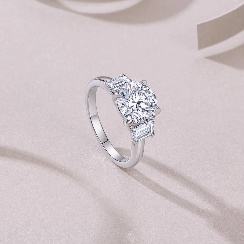 R15516款S925银镀18K白金三石款女戒主石莫桑钻3.0CT