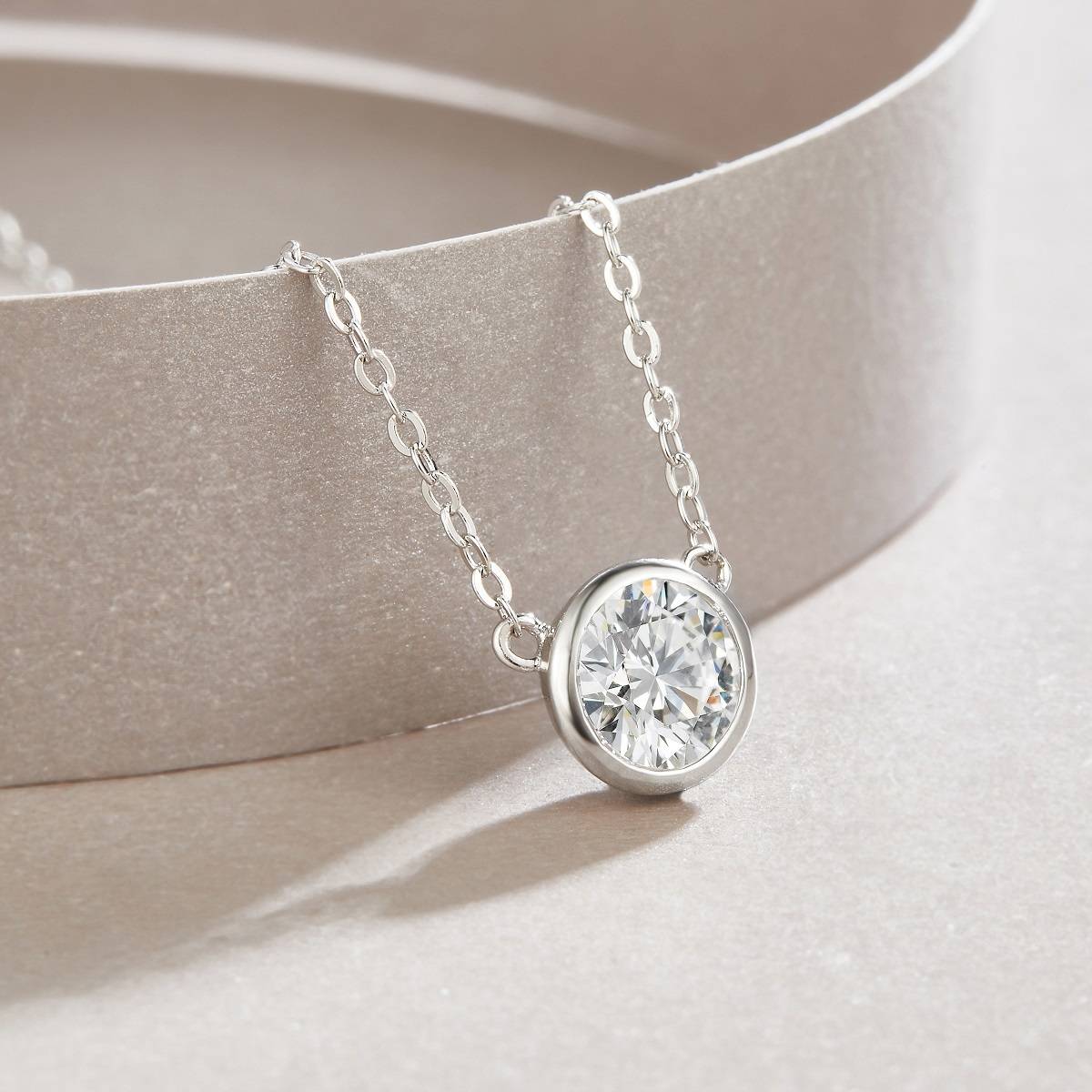 N13499水泡款银镀18K白金圆形莫桑钻项链1.0CT