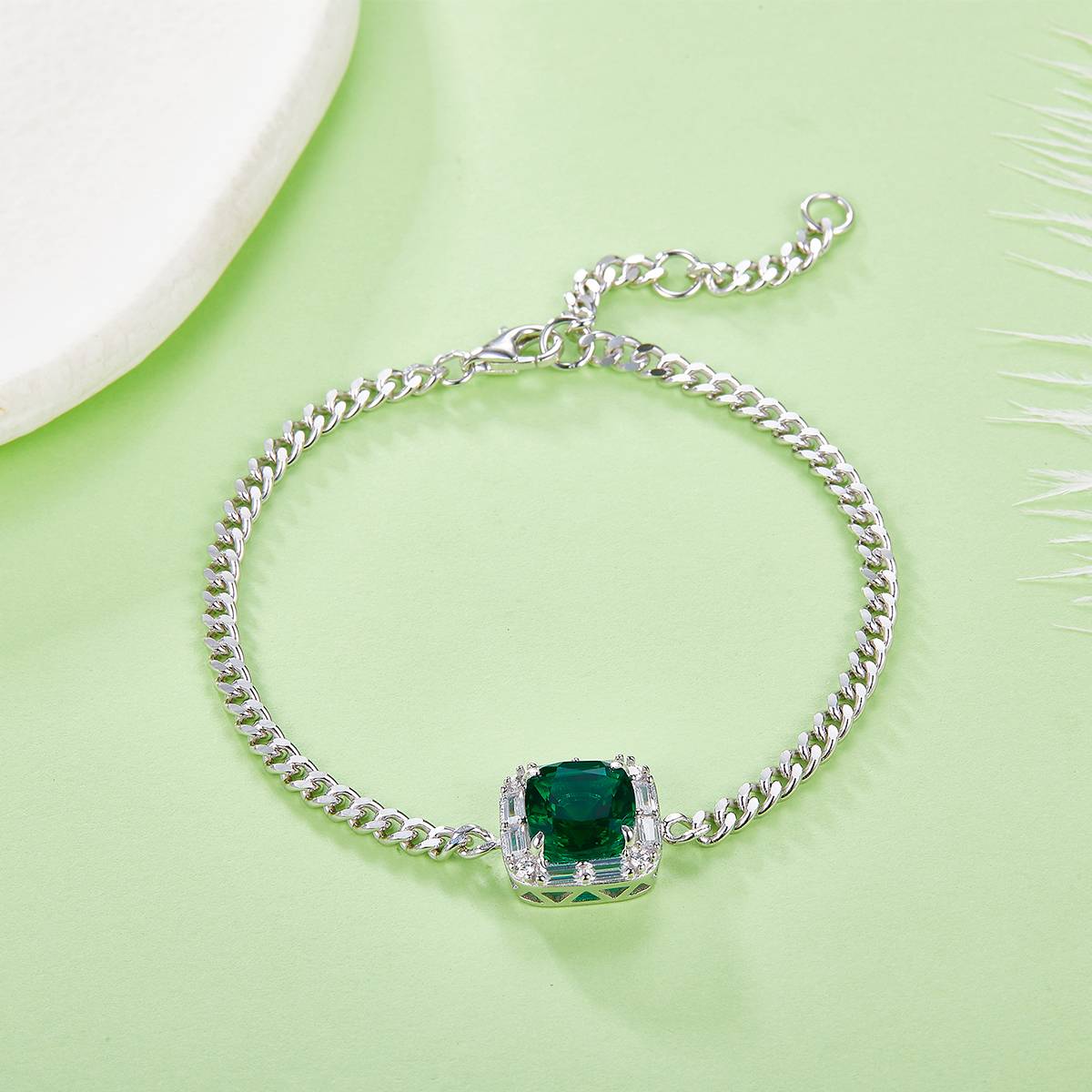 B5522款S925银镀18K白金枕形培育祖母绿Bracelet