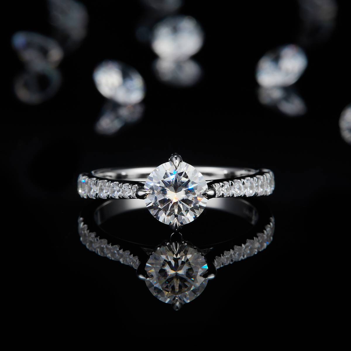 直臂微镶四爪女戒S925银镀白金定制选款主石莫桑钻1.0ct/副石高碳钻