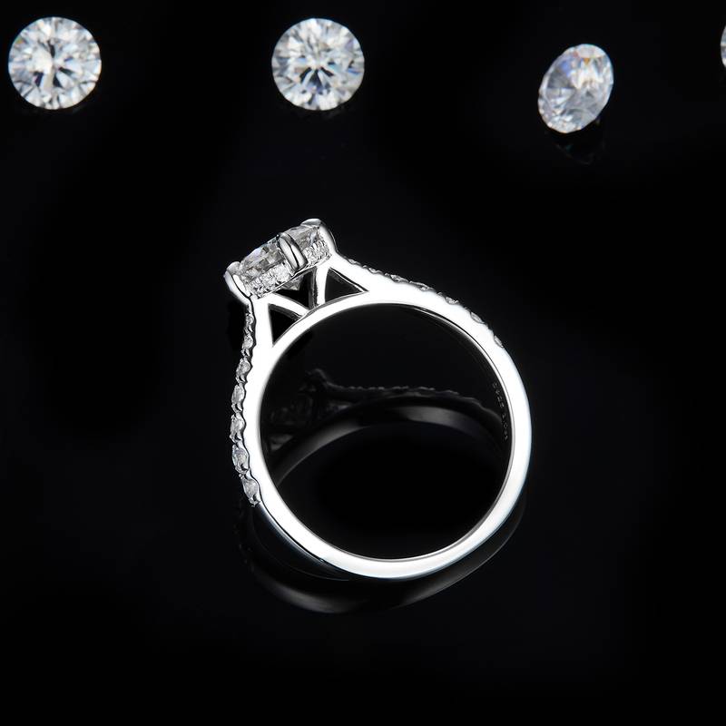 直臂微镶四爪女戒S925银镀白金定制选款主石莫桑钻1.0ct/副石高碳钻