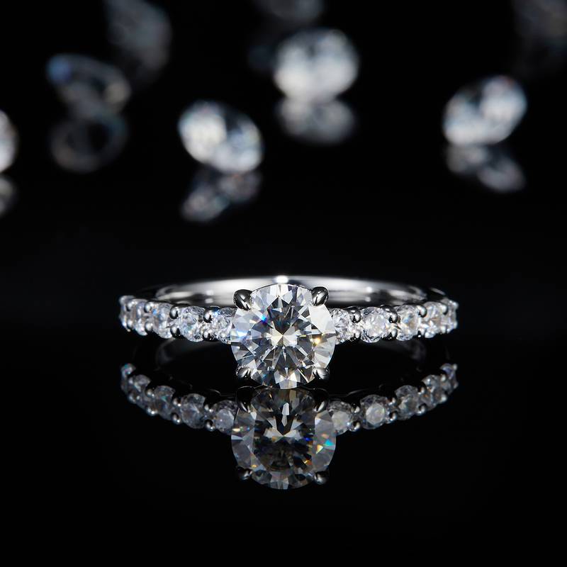 Affordable Luxury四爪Women's RingS925银镀白金定制选款主石Moissanite1.0ct/副石高碳钻