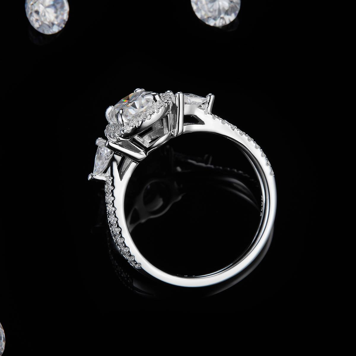 Round bag Oval three stone women's ring S925 silver plated platinum custom selection main stone Moissanite 1.5ct/Side Stone Cubic Zirconia