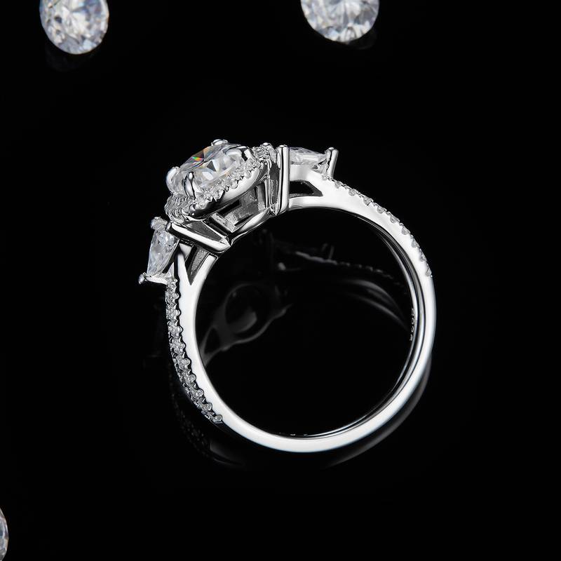 圆包蛋形三石款Women's RingS925银镀白金定制选款主石Moissanite1.5ct/副石高碳钻